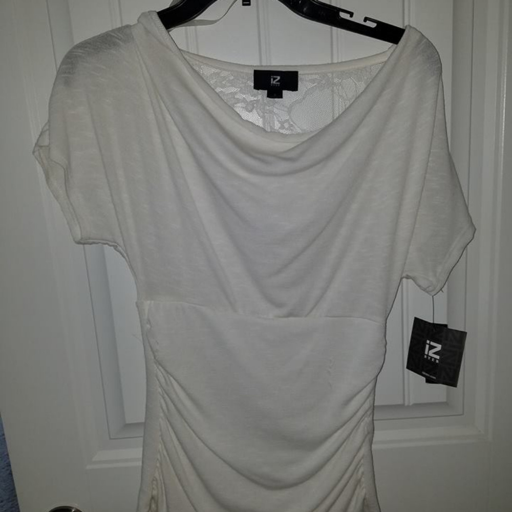 iZ Byer top w lace back brand new off white size s